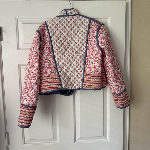Reversible Quilted Cropped Patterned Jacket - Picture 12 of 13